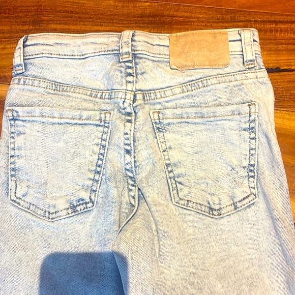 Forever 21 Kids Denim Jeans Trio - Blue, Light Blue, White (1 NEW) - Picture 8 of 17